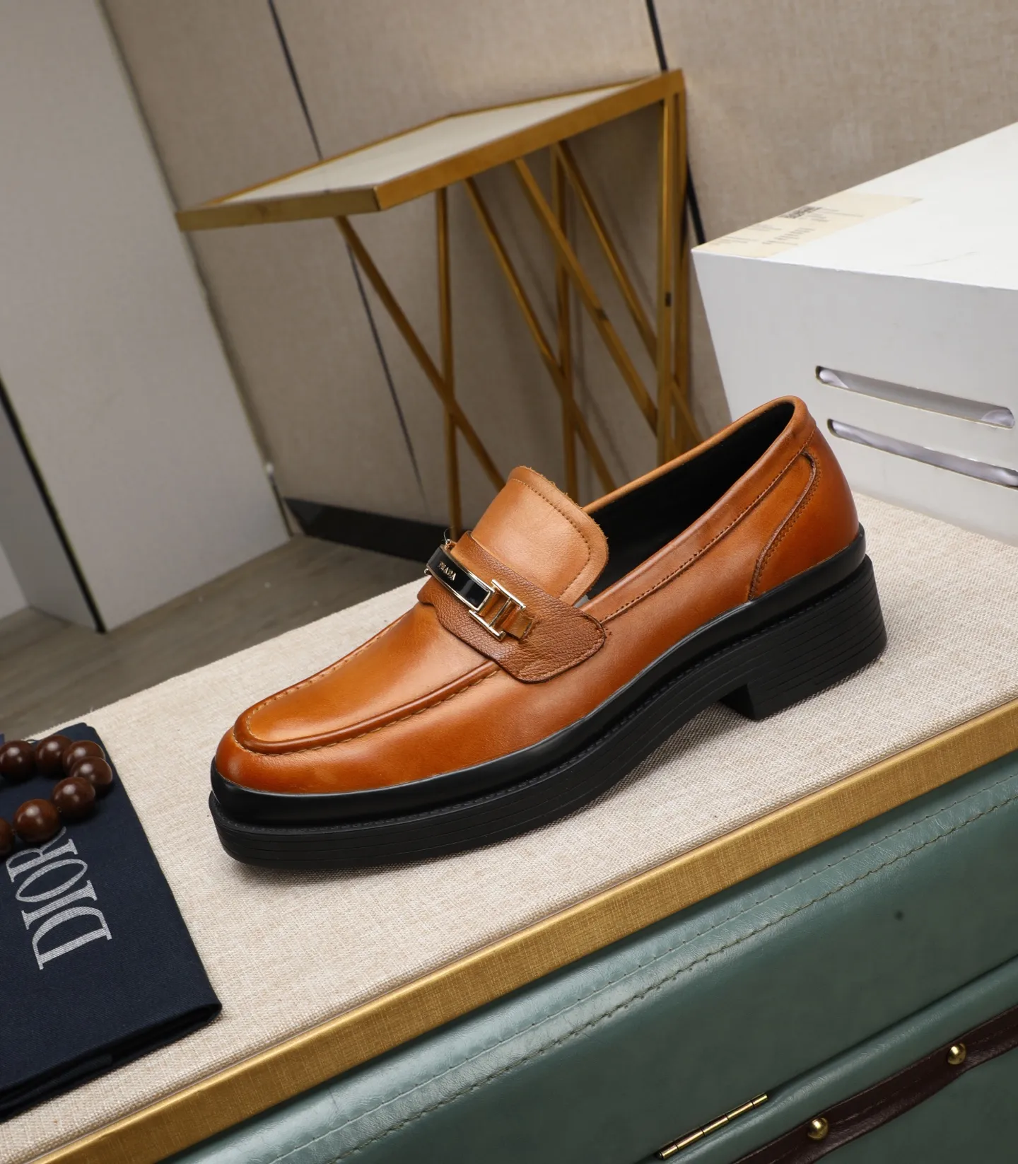 Men's men's shoes 💰540 (water-dyed cow leather) 📛📛PRADA high-end counter's latest formal business leather shoes 👔original and highest quality! Imported from Italy 🇮🇹 first-layer calfskin fabric ➕ cowhide lining Original outsole Formal size: 38➖44 (45 customized)